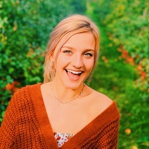 Meet your Posher, Makayla